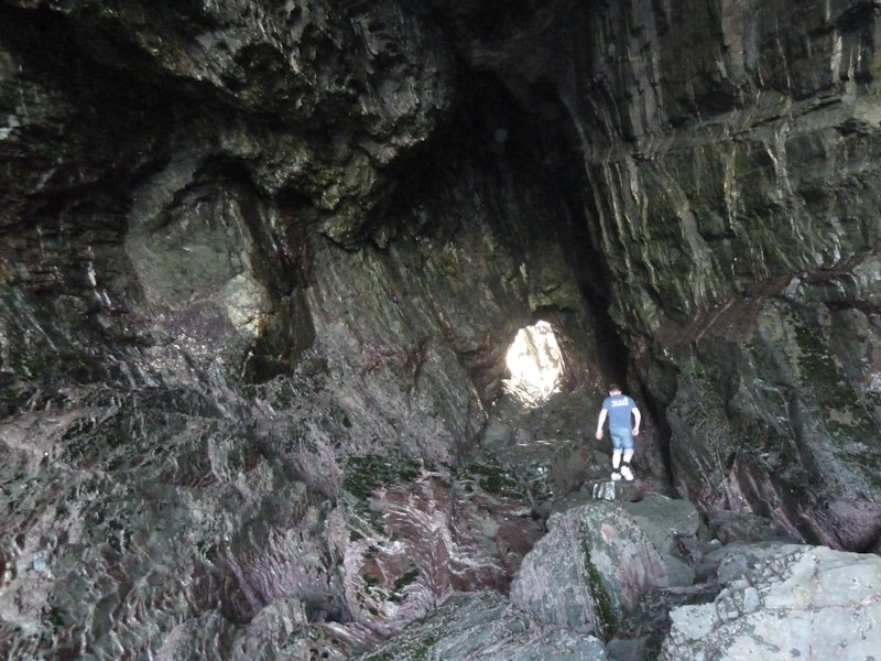 Barren and/or boulder-scoured littoral cave walls and floors